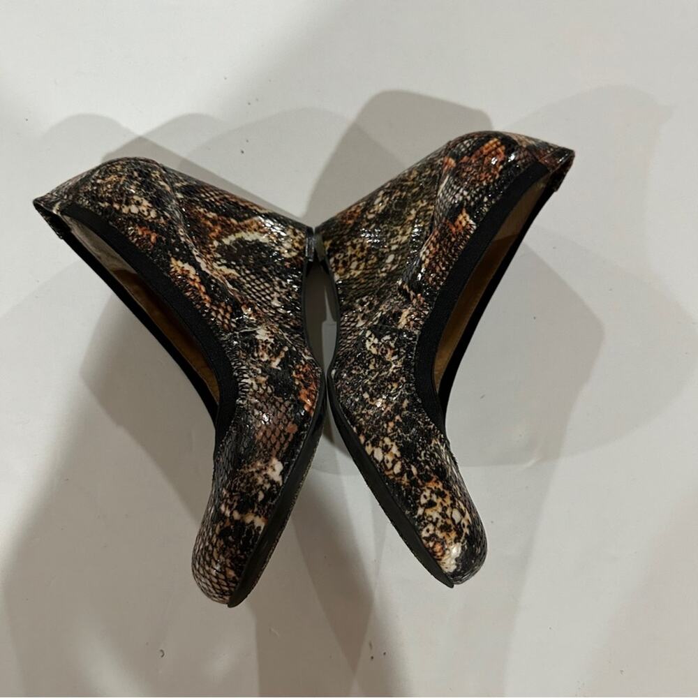 BCBGeneration Nalisa Snakeskin Wedge Heels Size 8 - Picture 5 of 9